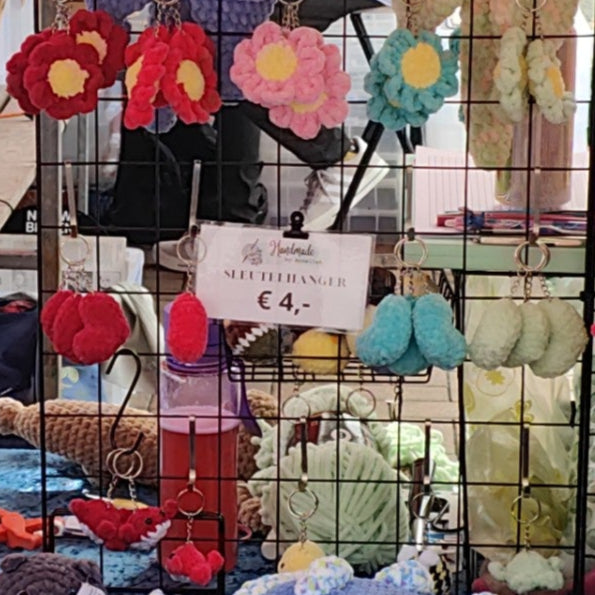 Gehaakte Sleutelhangers – Klein, kleurrijk & met de hand gemaakt 🧶✨