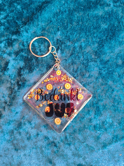 Bedankjes voor juf & meester – handgemaakte epoxy sleutelhangers met een glimlach 🍎✏️